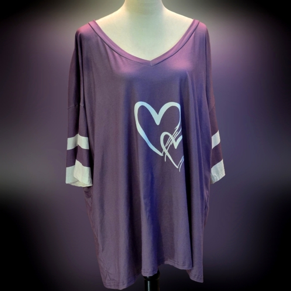 Purple Jersey Top w/ White Heart Design on Front, Hi-Lo Hem Women size 4XL - Picture 1 of 10